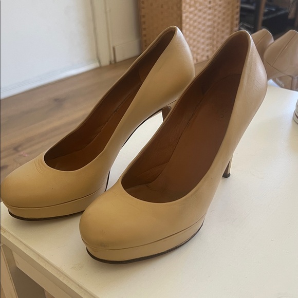 Gucci Womens Nude Leather Heeled Pumps - Picture 4 of 7